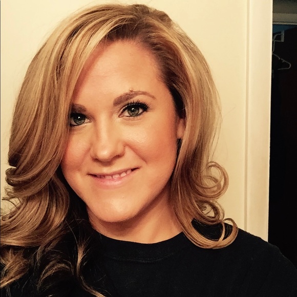 Meet your Posher, Jessica - Picture 1 of 1